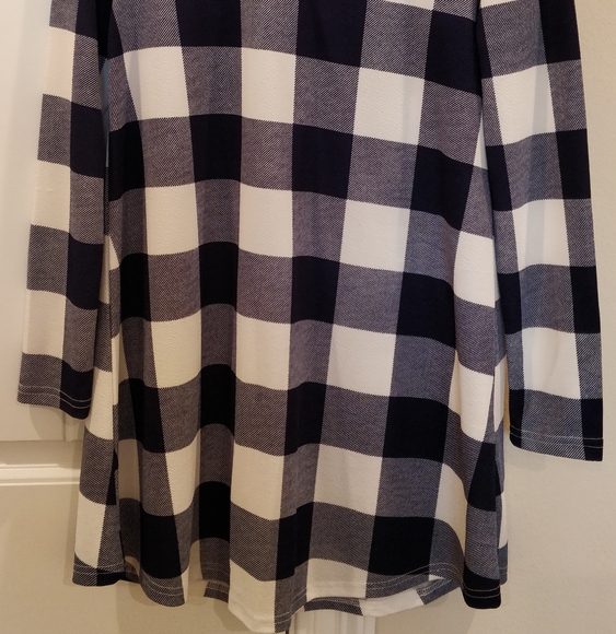 Dress - Picture 2 of 4